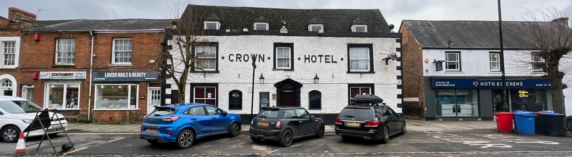 ROYAL WOOTTON BASSETT THE CROWN HOTEL FULLY FITTED PUB TO LET NIL